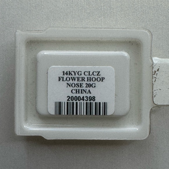 NWT 14K Gold Flower Hoop 20G Nose Ring - Picture 5 of 5